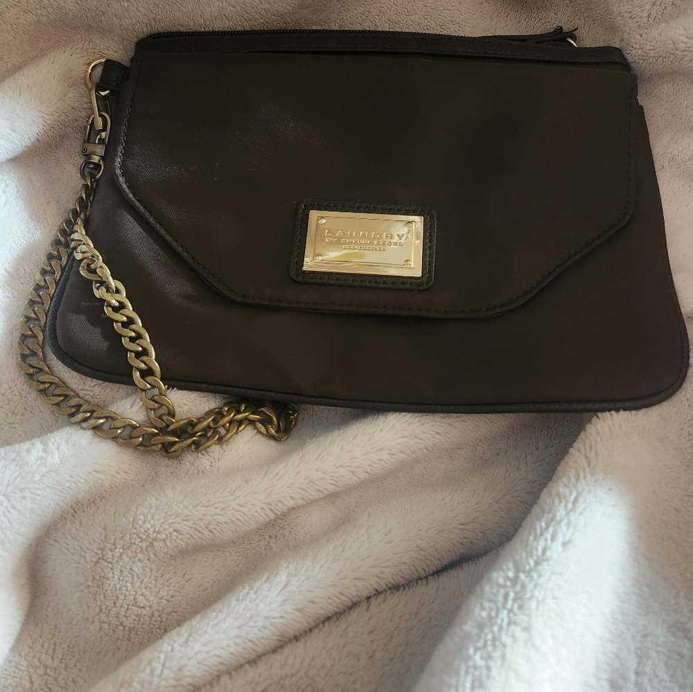LAUNDRY Wristlet